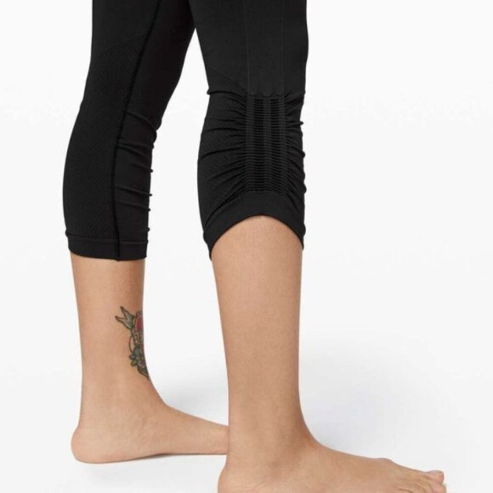 Lululemon Womens Black Crop Leggings  Black sz 6 - Picture 4 of 10